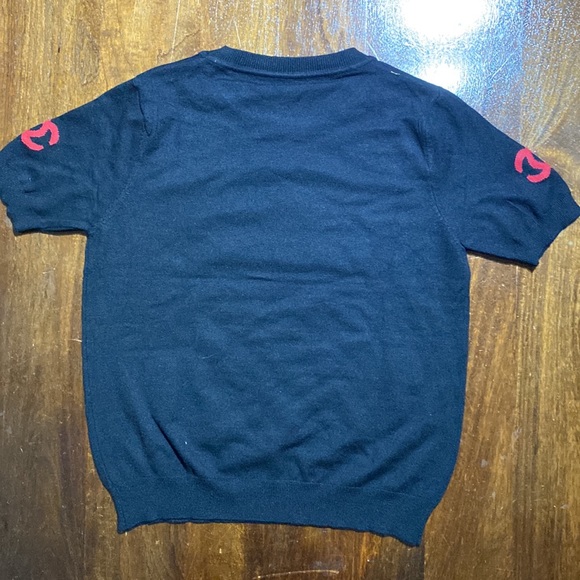 CHANEL Sz M - L Soft Knit Chanel Bear 🐻 Red Chanel Logo on Sleeve Brand New - Picture 10 of 10